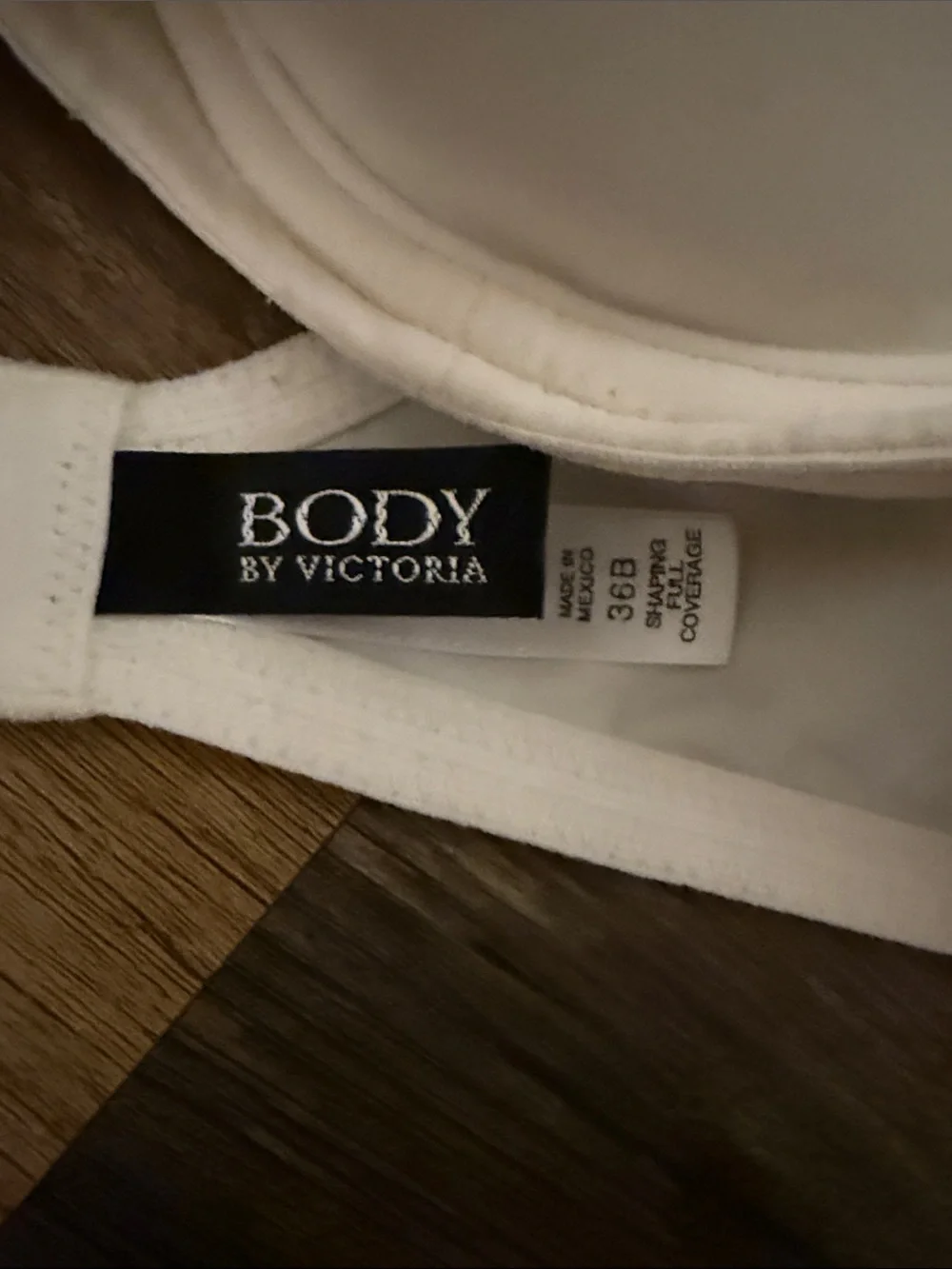 Victoria's Secret Light Cream T-Shirt Bra - Smooth Molded Cups